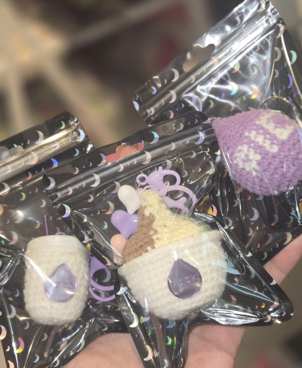 Frozen yogurt keychain