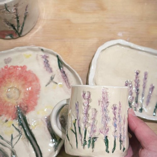 ورشة طباعة الورد و الدانتيل عالخزف (slab building) قطعتين