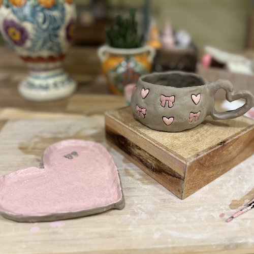 ورشة عمل كوب و صحن بطريقة البناء اليدوي